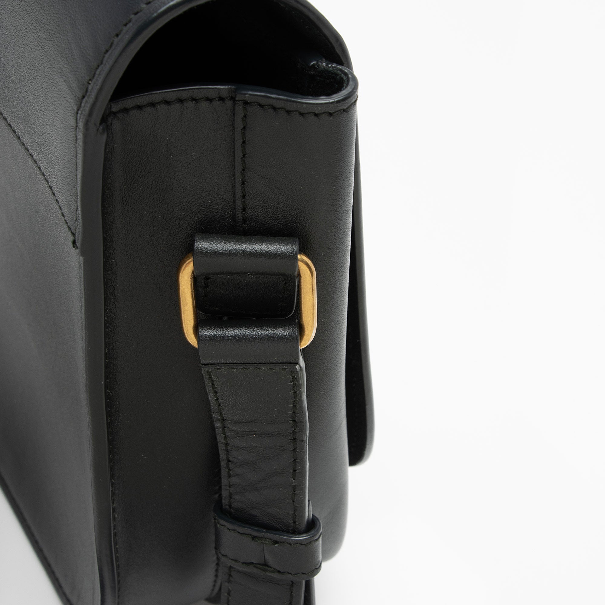 Saint Laurent Calfskin Betty Messenger (SHF-iBdBTn)