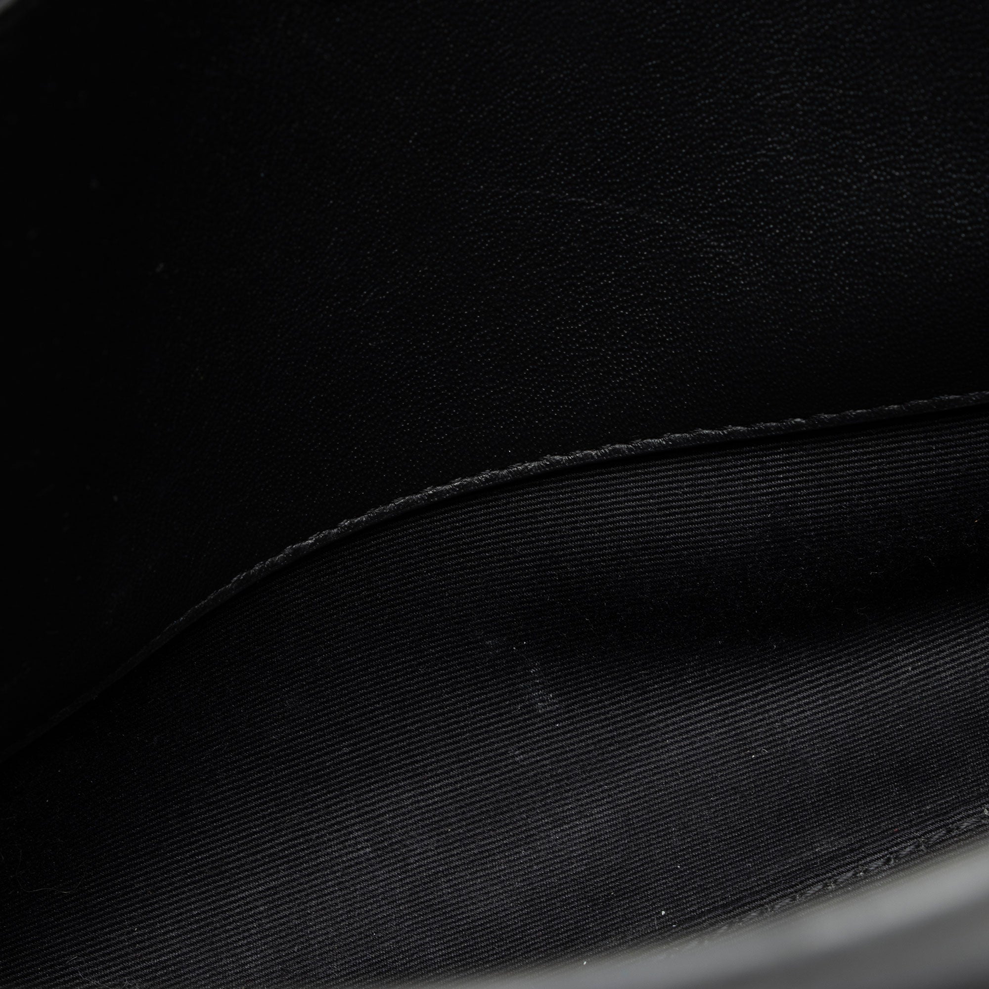 Saint Laurent Calfskin Monogram Uptown Medium Tote (SHF-GumjsZ)