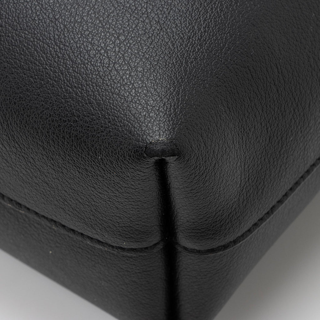 Saint Laurent Calfskin Toy Shopping Tote (SHF-22645)