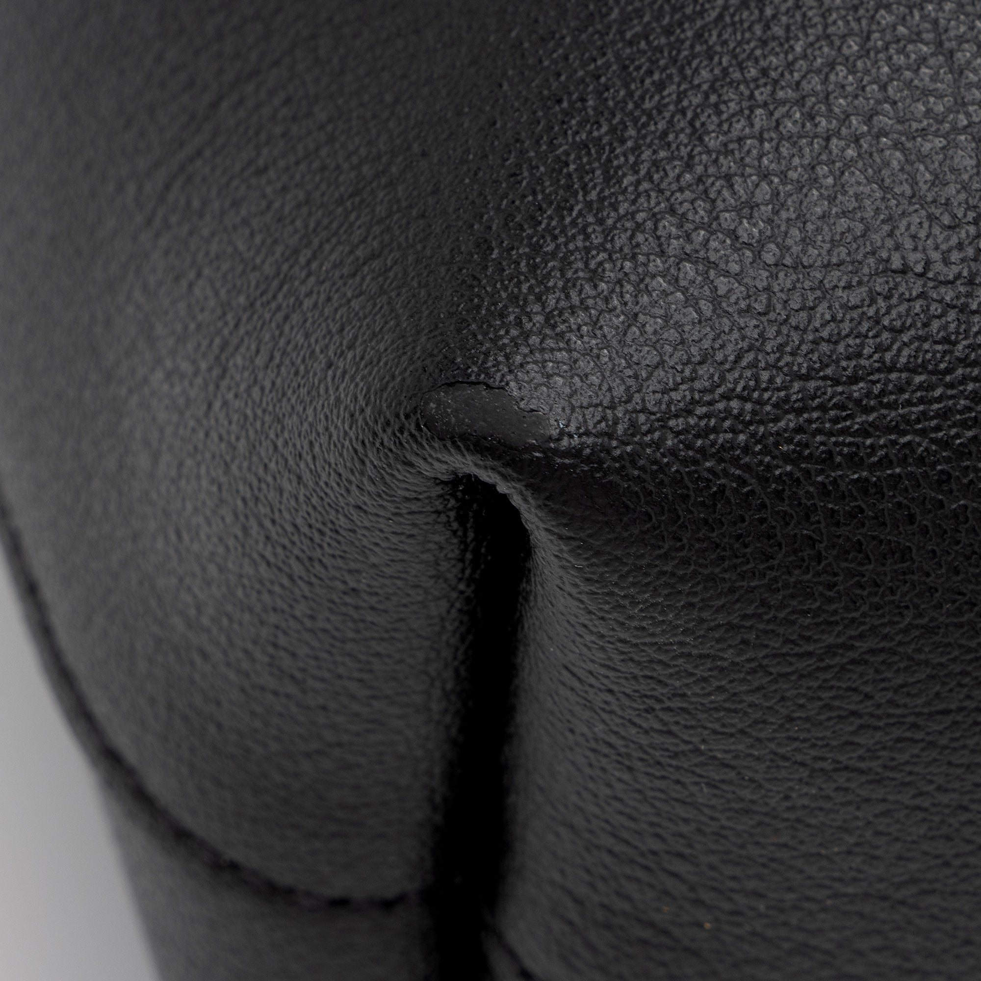 Saint Laurent Calfskin Toy Shopping Tote (SHF-v5wS8m)