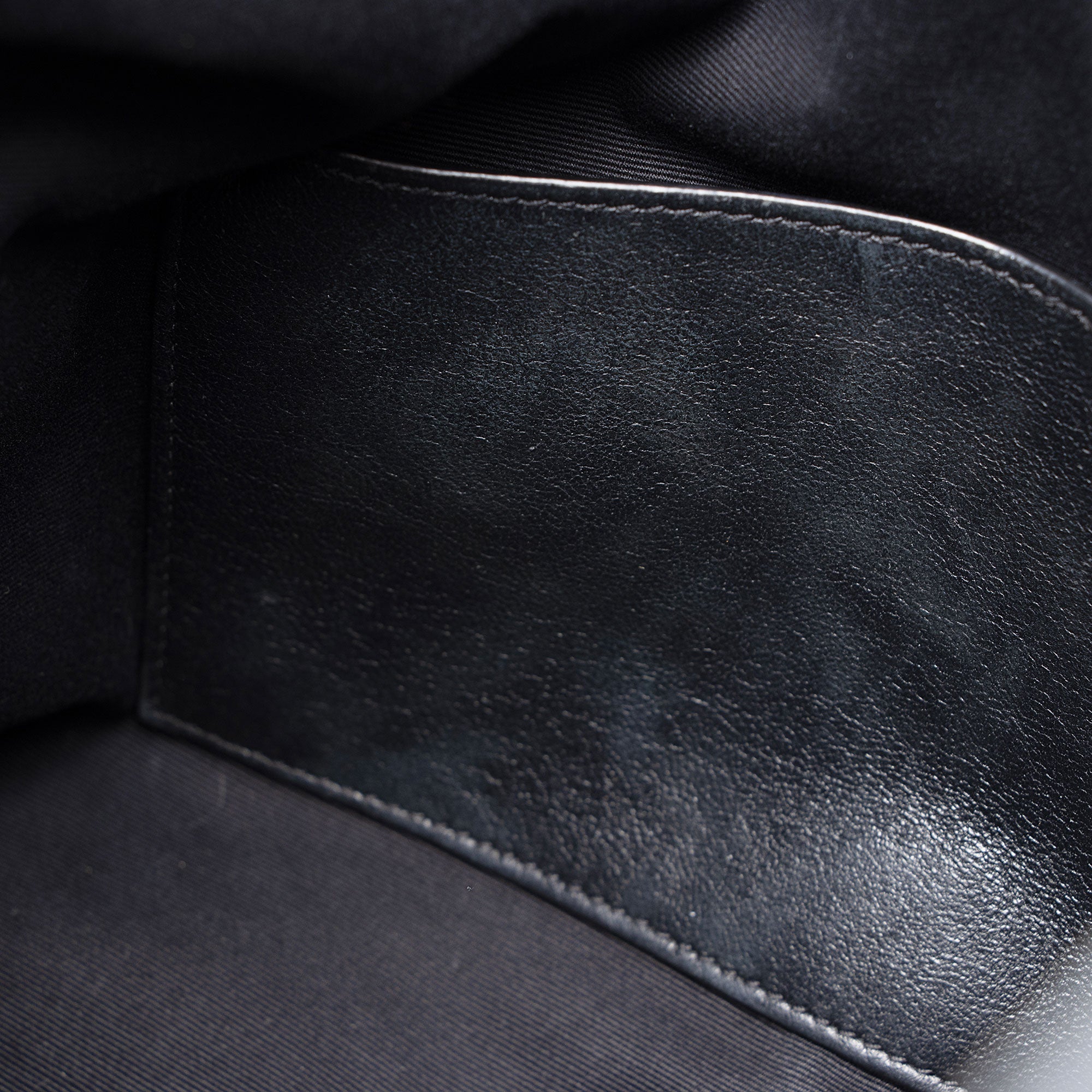 Saint Laurent Crinkled Calfskin Monogram Niki Large Shopping Tote (SHF-3qmmgS)