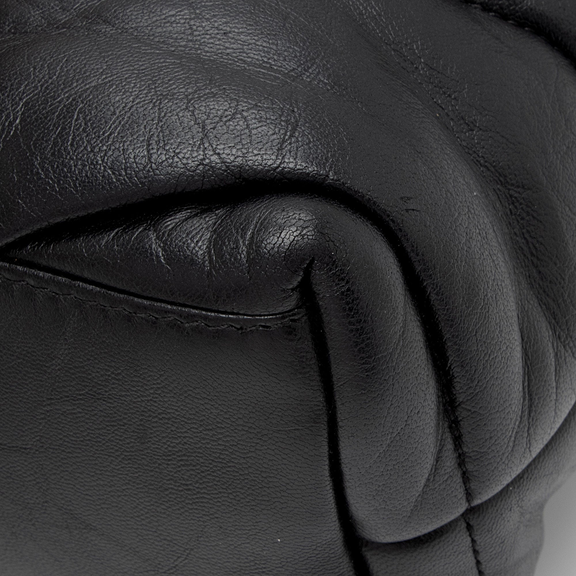 Saint Laurent Lambskin Monogram Puffer LouLou Medium Shoulder Bag (SHF-ArUzt2)