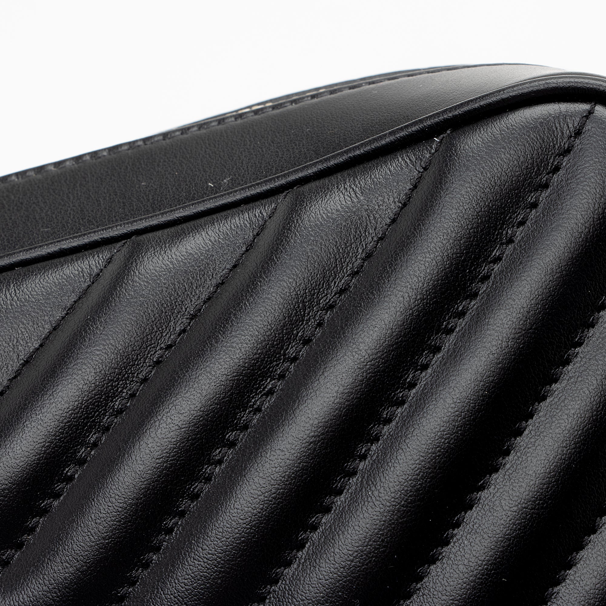 Saint Laurent Matelasse Calfskin Lou Camera Bag (SHF-22762)