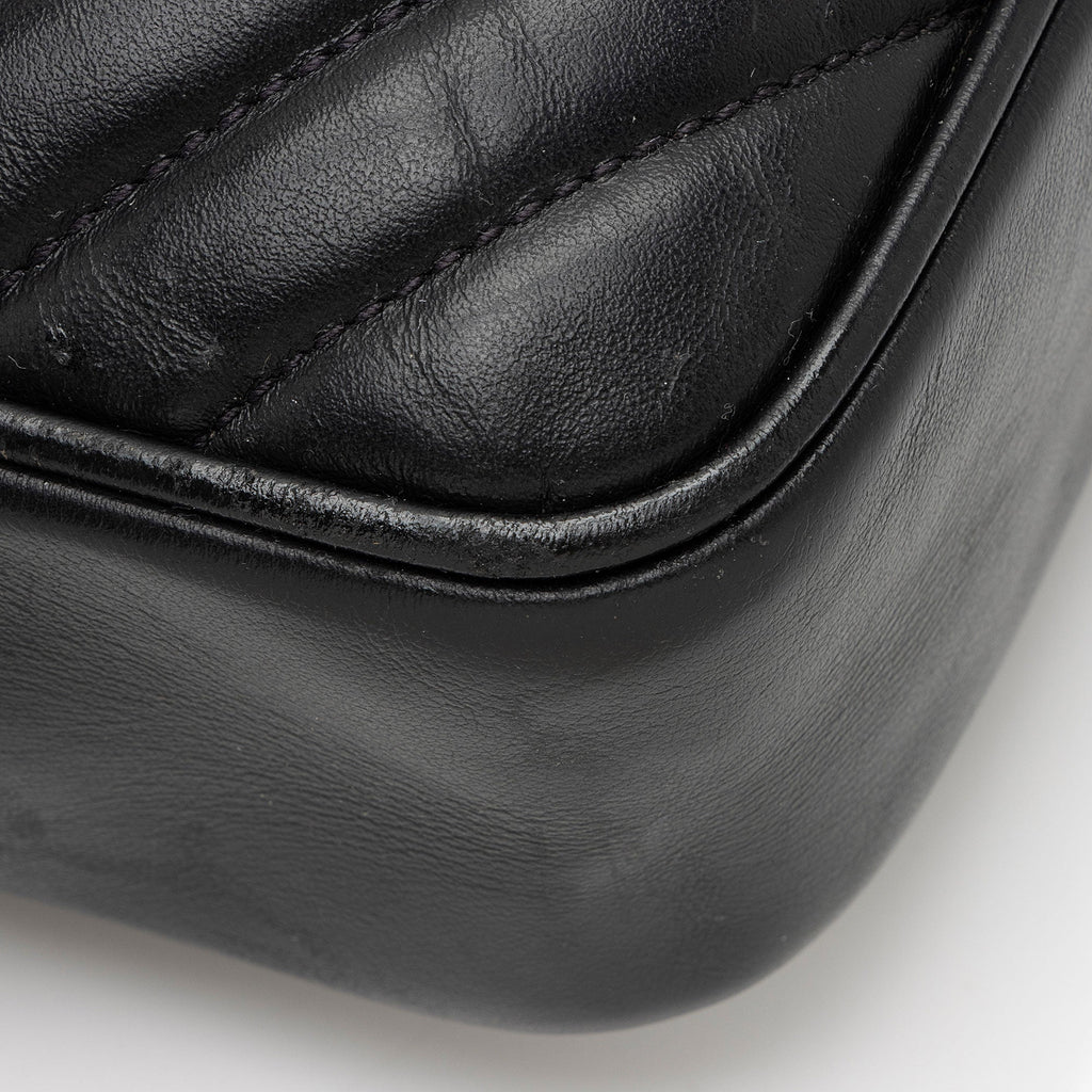 Saint Laurent Matelasse Calfskin Matte Black Monogram Lou Camera Bag (SHF-PIyVqF)