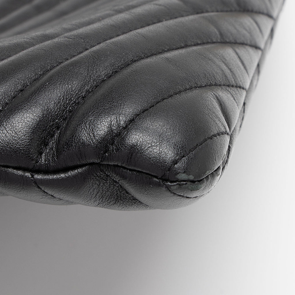 Saint Laurent Matelasse Calfskin Monogram Large Wristlet (SHF-Cxxp2w)