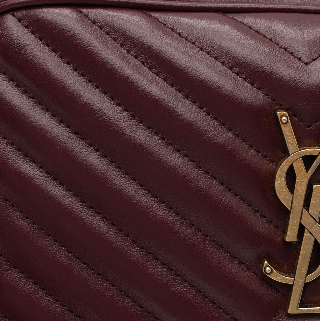 Saint Laurent Matelasse Calfskin Monogram Lou Camera Bag (SHF-sQ3XgD)