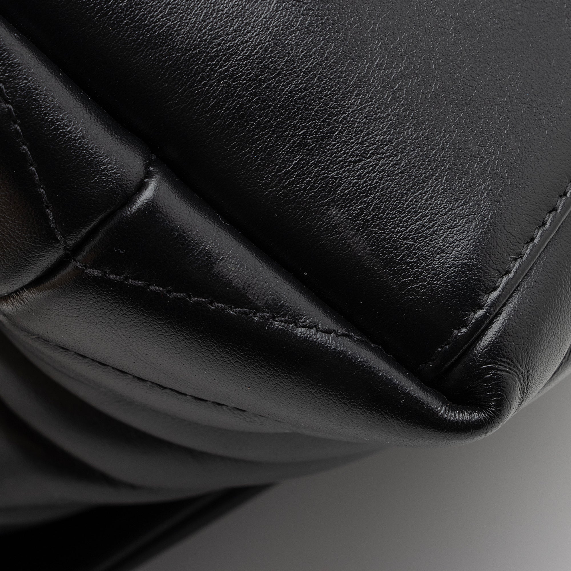 Saint Laurent Matelasse Calfskin Monogram LouLou Chain Medium Shoulder Bag (SHF-22491)