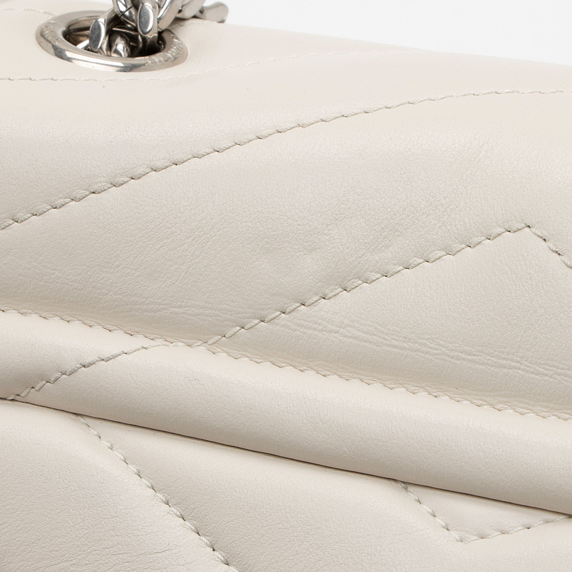 Saint Laurent Matelasse Calfskin Monogram LouLou Chain Medium Shoulder Bag (SHF-p5hSxF)