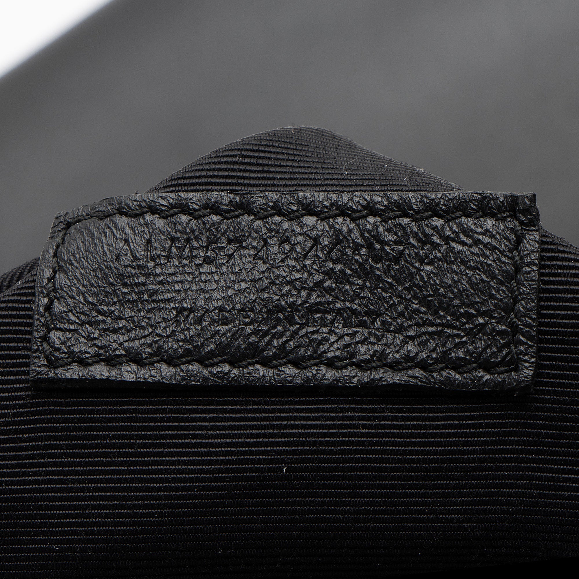 Saint Laurent Matelasse Calfskin Monogram LouLou Chain Medium Shoulder Bag (SHF-QYlKsA)
