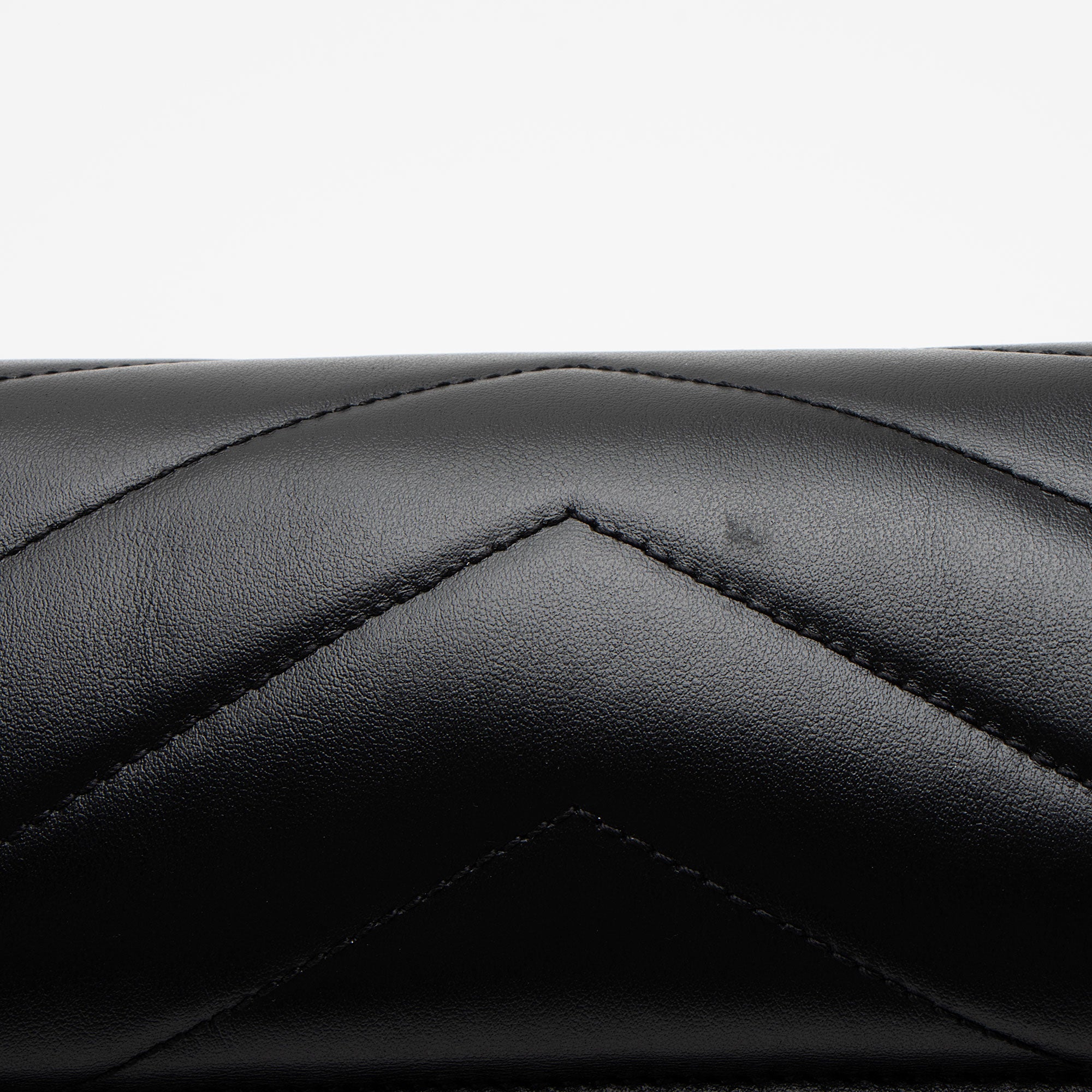 Saint Laurent Matelasse Calfskin Monogram LouLou Chain Medium Shoulder Bag (SHF-QYlKsA)