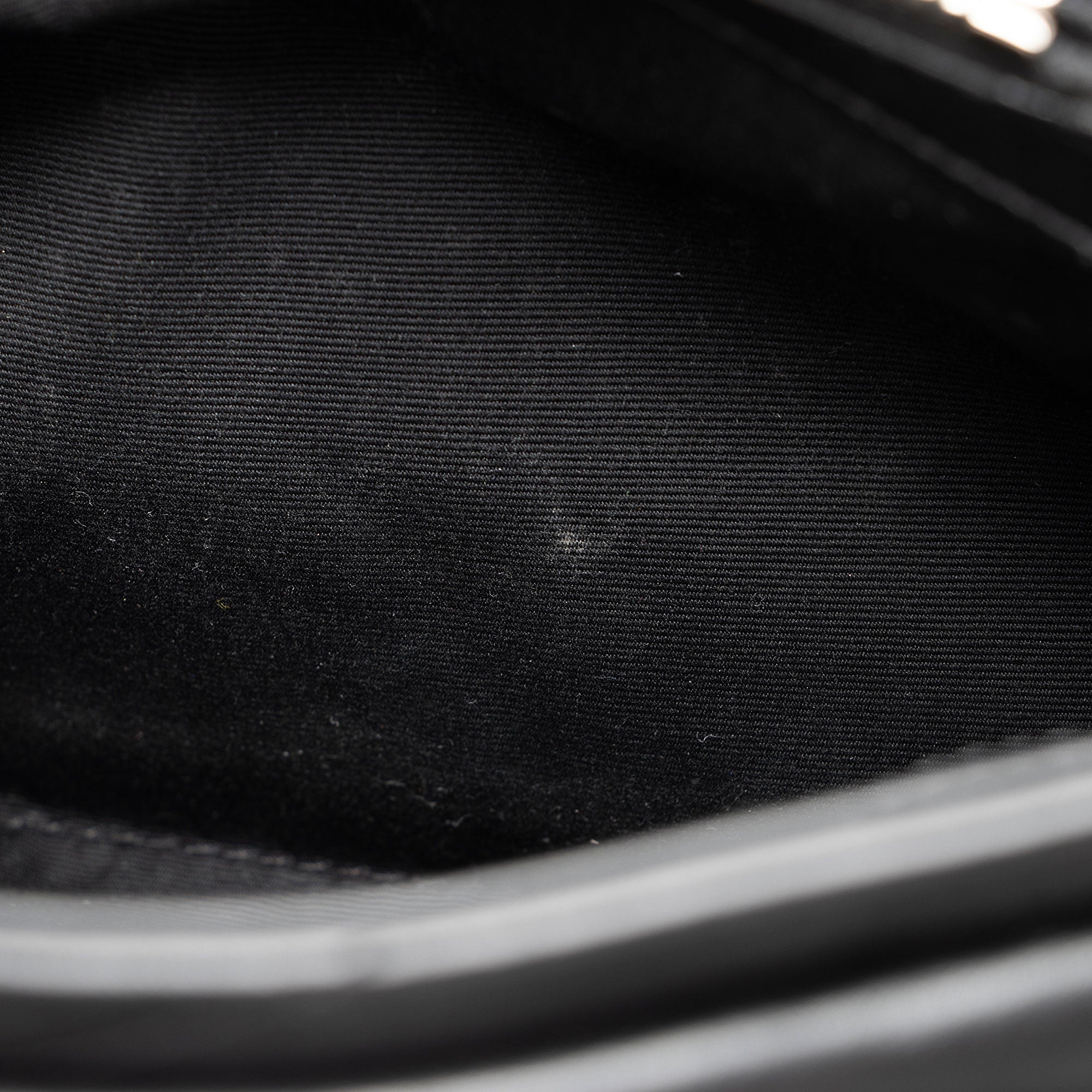 Saint Laurent Matelasse Calfskin Monogram LouLou Chain Small Crossbody Bag (SHF-XeDlWE)