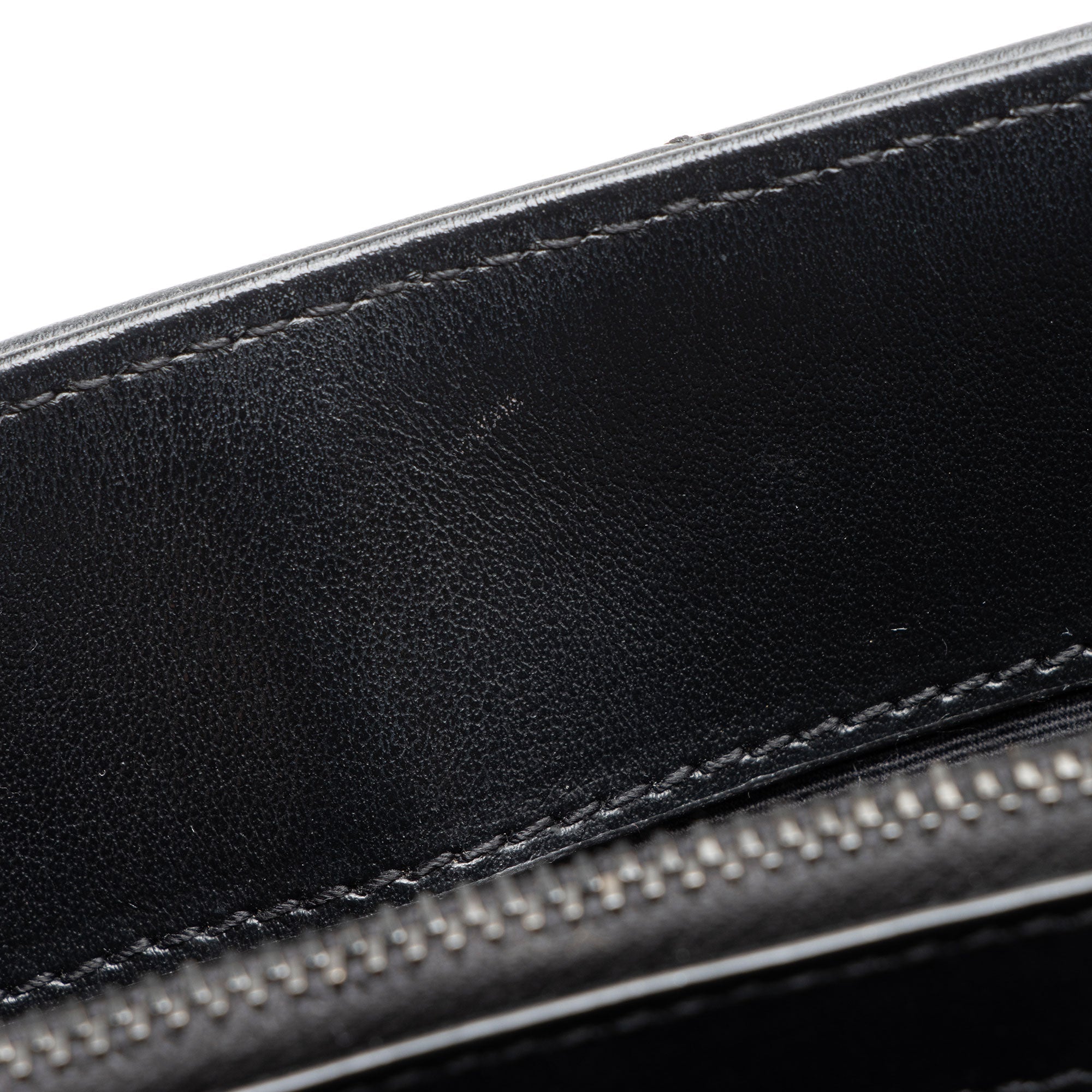 Saint Laurent Matelasse Calfskin Monogram LouLou Chain Small Crossbody (SHF-Q3tPOo)