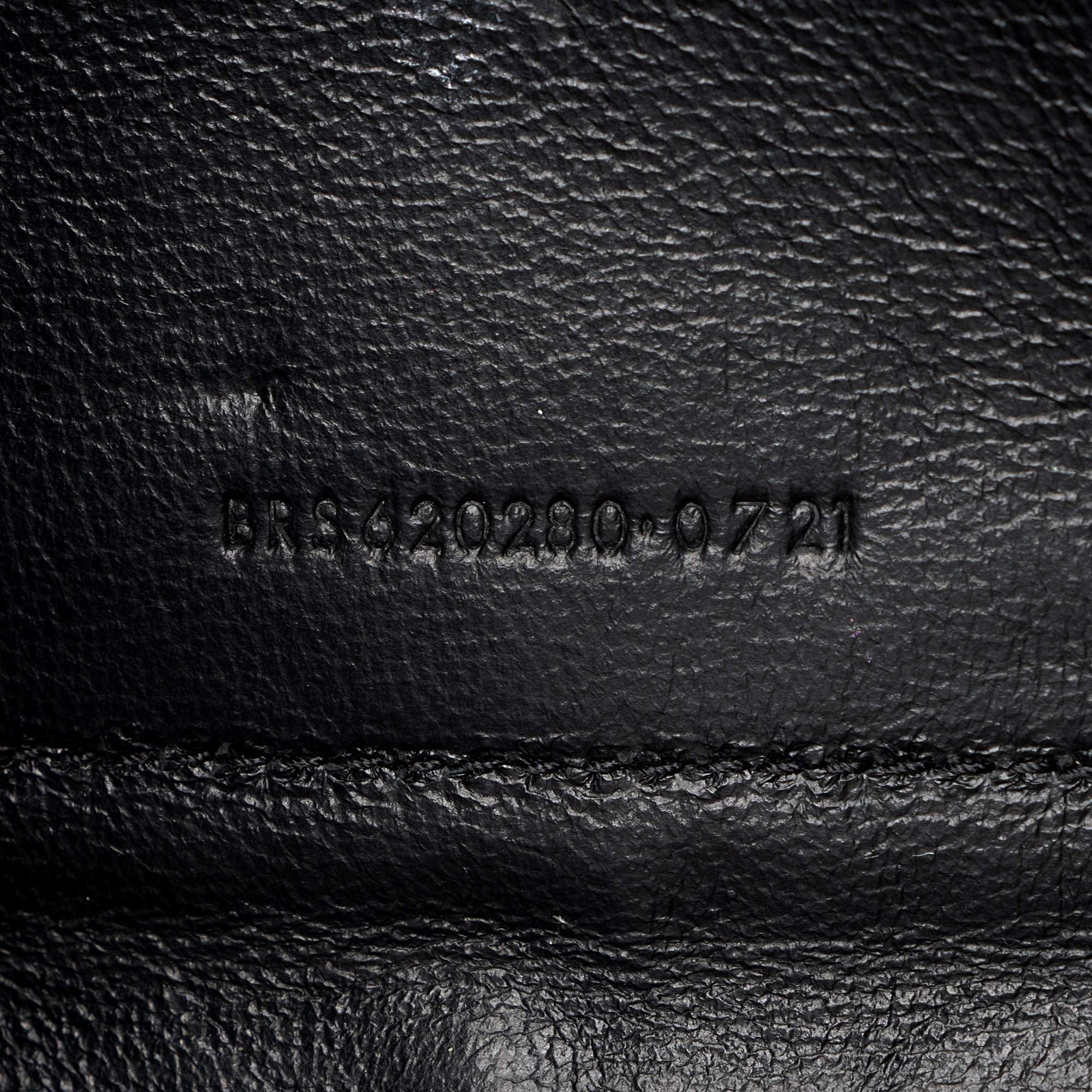 Saint Laurent Mixed Matelasse Calfskin Monogram Chain Wallet (SHF-q01O3t)