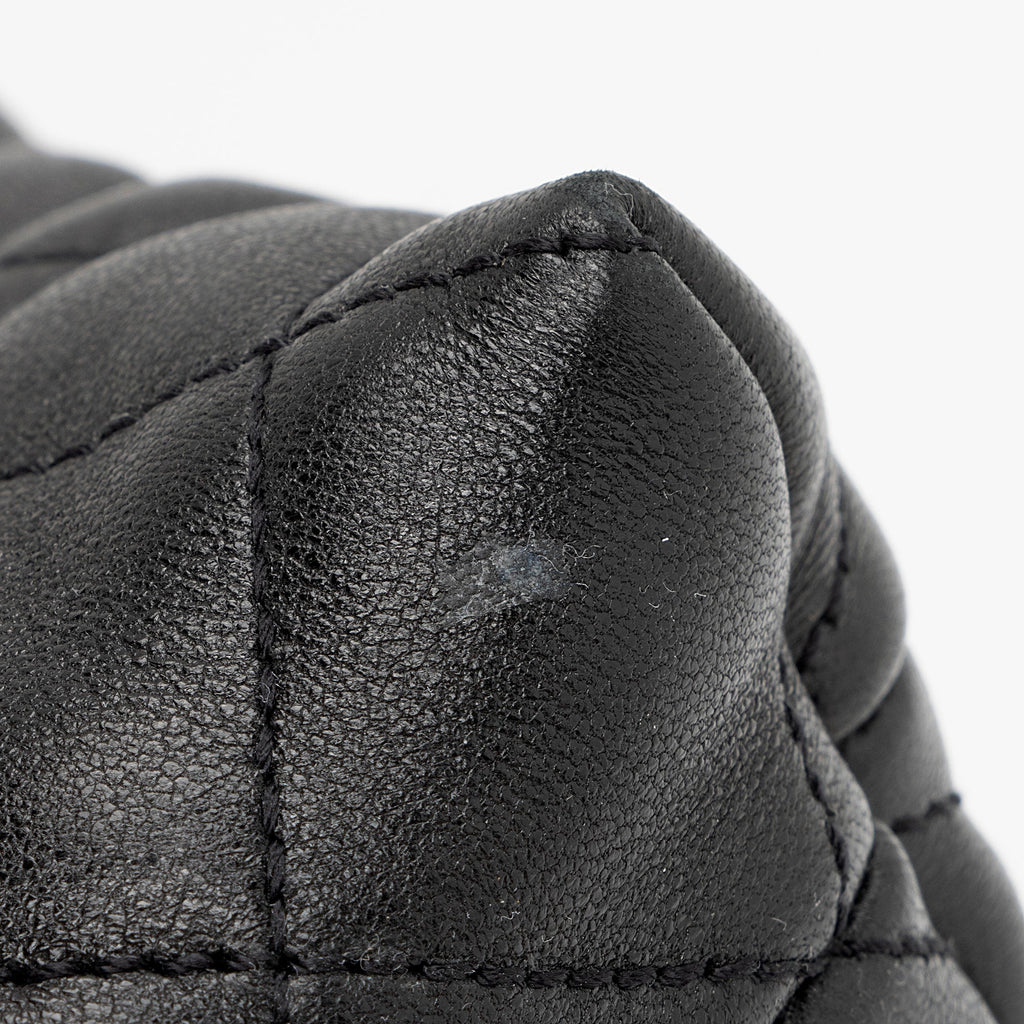 Saint Laurent Quilted Lambskin Pouch (SHF-wmqUwV)