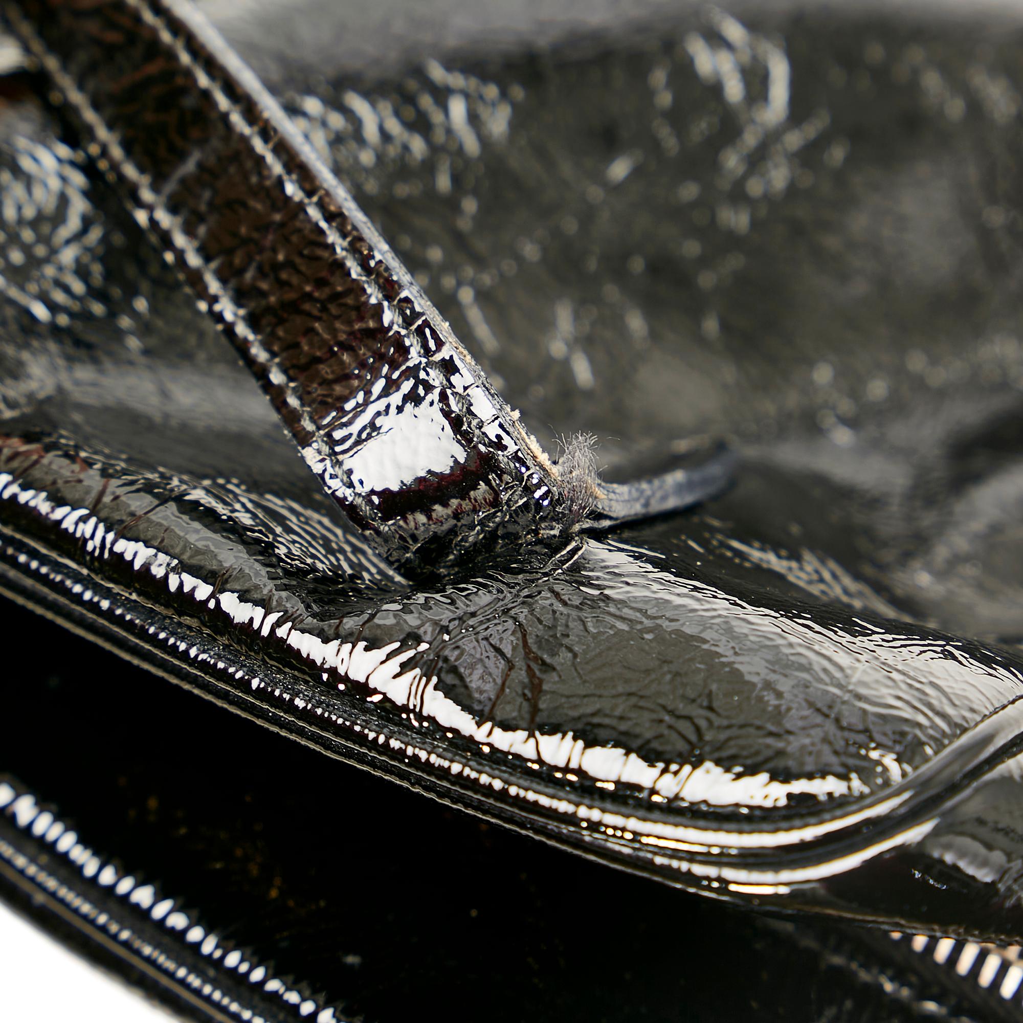 Saint Laurent Y Mail Patent Leather Handbag (SHG-25706)