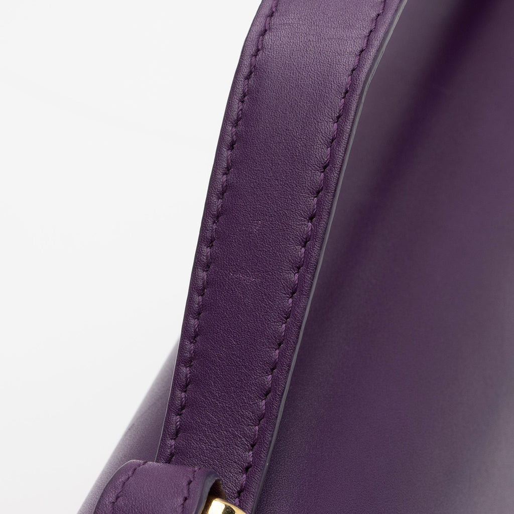 Salvatore Ferragamo Calfskin Aileen Shoulder Bag (SHF-DDDtxg)