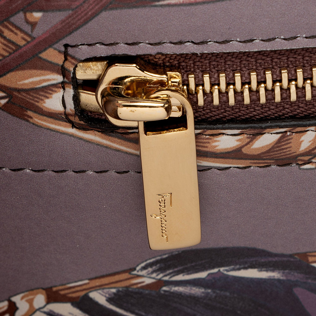 Salvatore Ferragamo Calfskin Amy Mini Tote (SHF-Hzm7kO)