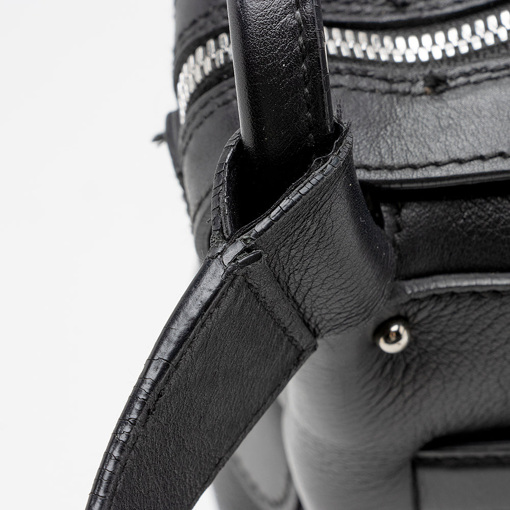 Salvatore Ferragamo Calfskin Gancini Shoulder Bag (SHF-22067)
