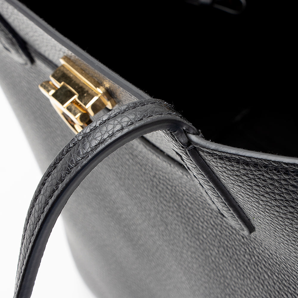 Salvatore Ferragamo Calfskin Gancini Tote (SHF-21196)