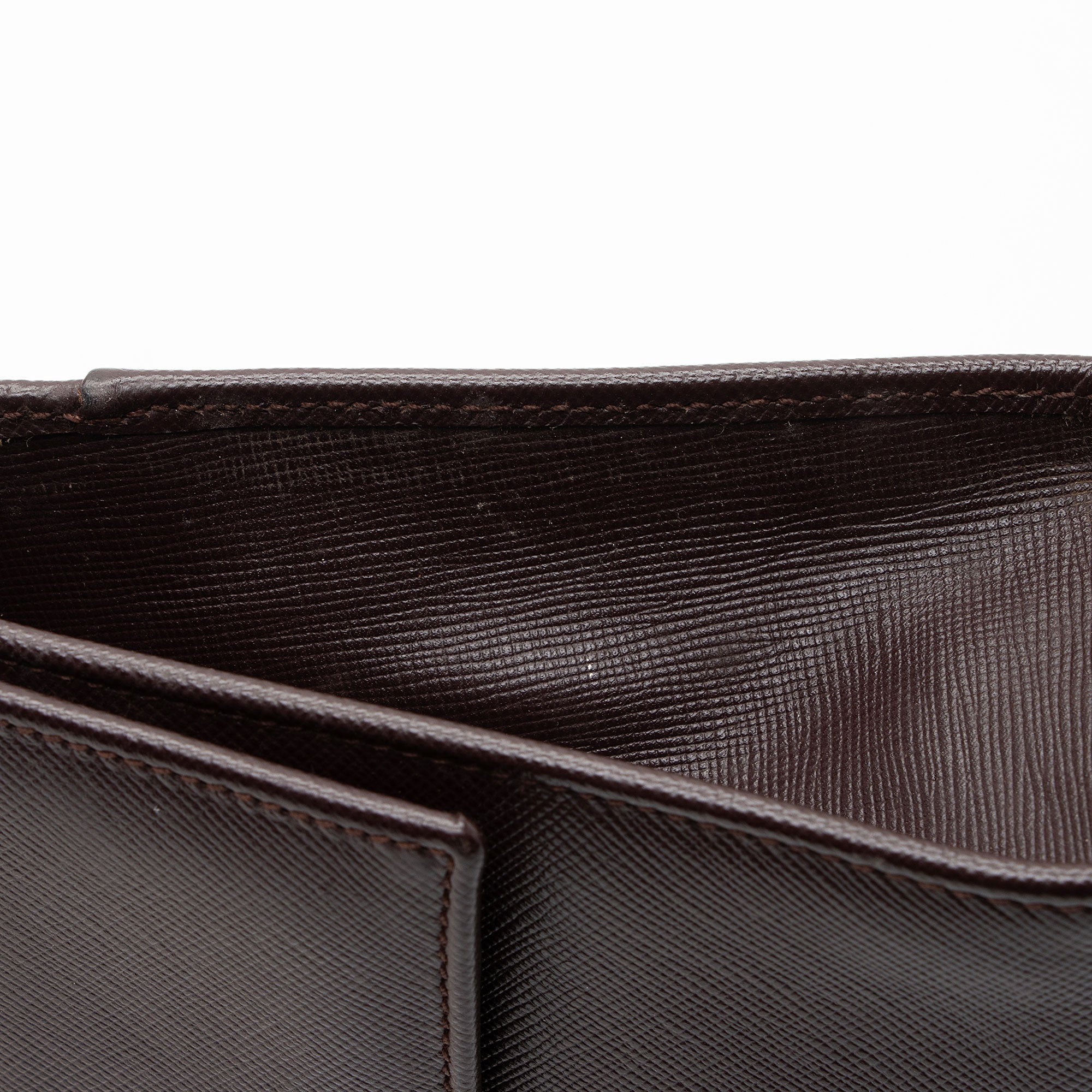Salvatore Ferragamo Calfskin Gancini Wallet on Chain (SHF-lKM4sE)