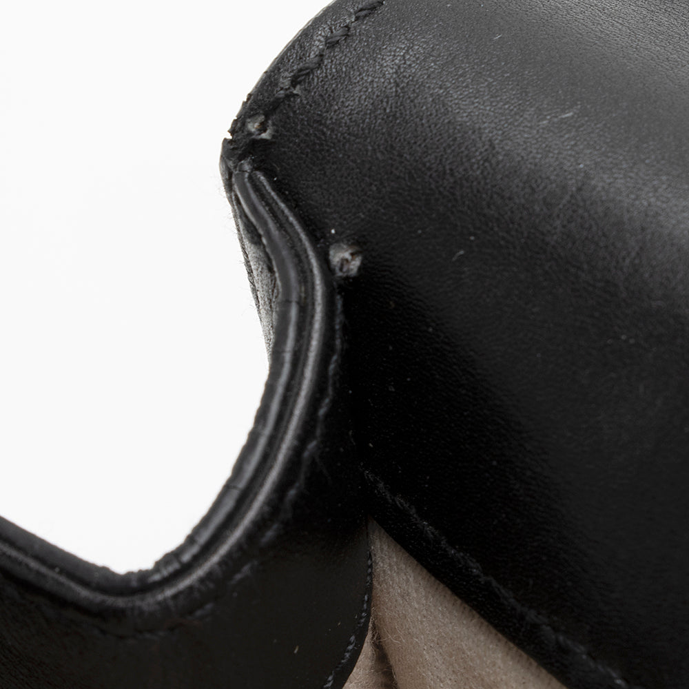 Salvatore Ferragamo Calfskin Gina Shoulder Bag (SHF-21616)