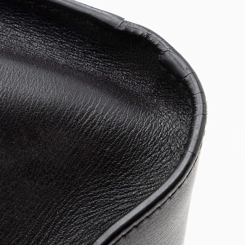 Salvatore Ferragamo Calfskin Gina Shoulder Bag (SHF-21616)