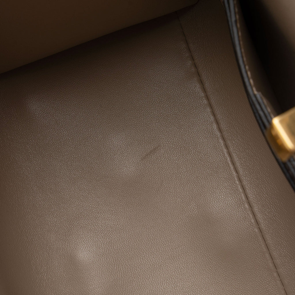 Salvatore Ferragamo Calfskin Studio Small Tote (SHF-tSZq4B)