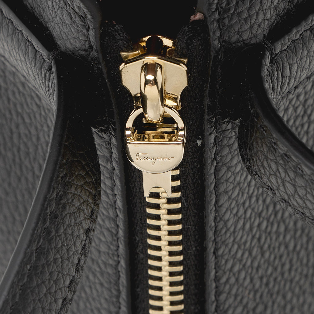 Salvatore Ferragamo Grained Calfskin Gancini Medium Tote (SHF-22745)