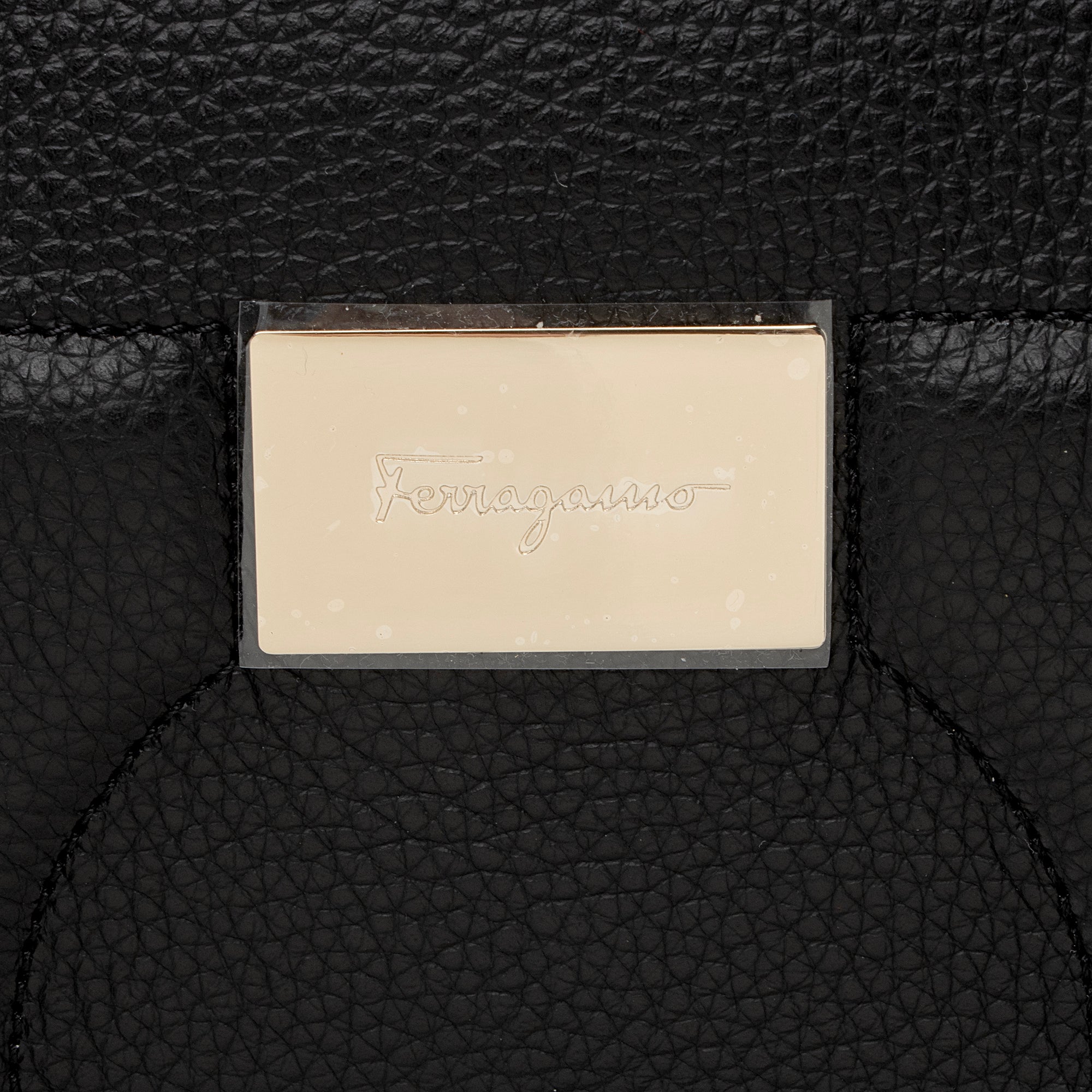 Salvatore Ferragamo Grained Calfskin Gancini Medium Tote (SHF-22745)