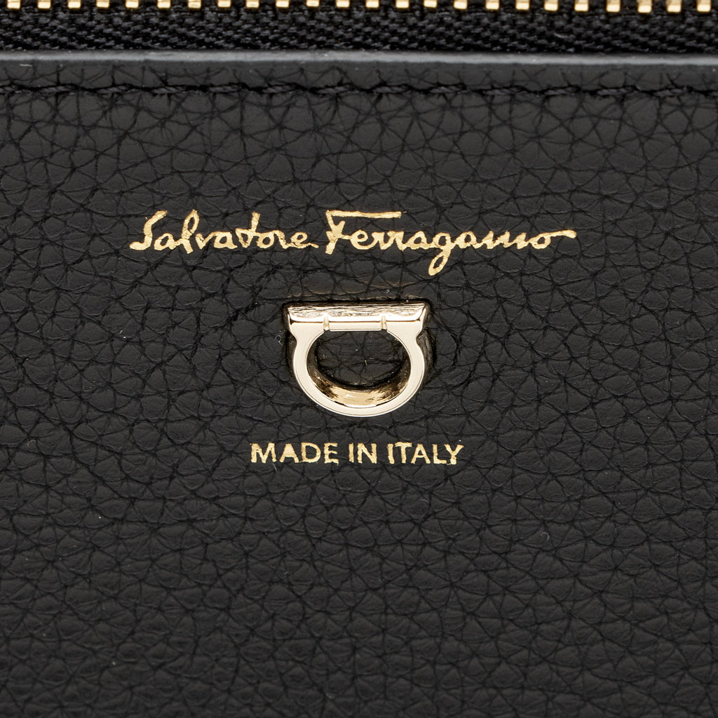 Salvatore Ferragamo Grained Calfskin Gancini Medium Tote (SHF-22745)