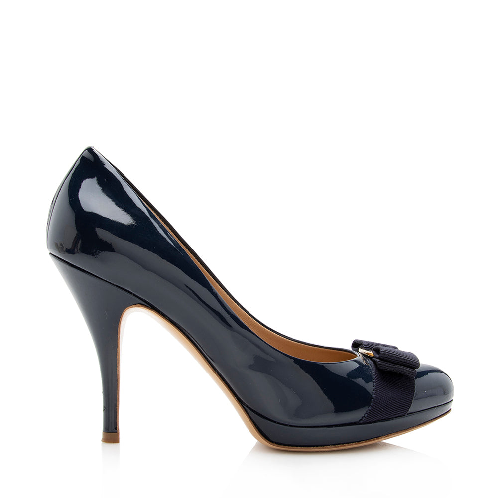 Salvatore Ferragamo Patent Leather Tina Vara Pumps - Size 9 / 39 (SHF-15371)