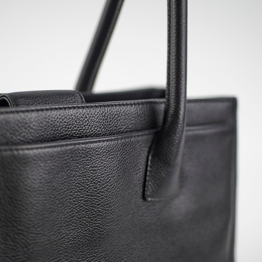 Chanel Cerf Tote Cavair Black