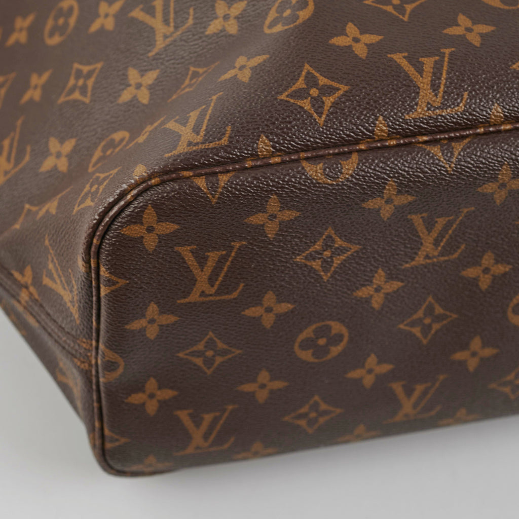 Louis Vuitton Neverfull MM Monogram Shoulder Bag