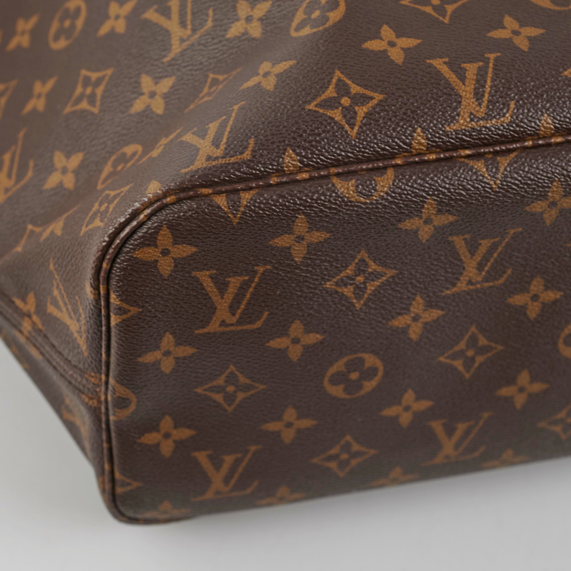 Louis Vuitton Neverfull MM Monogram Shoulder Bag