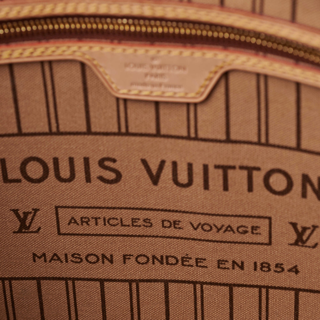 Louis Vuitton Neverfull MM Monogram Shoulder Bag