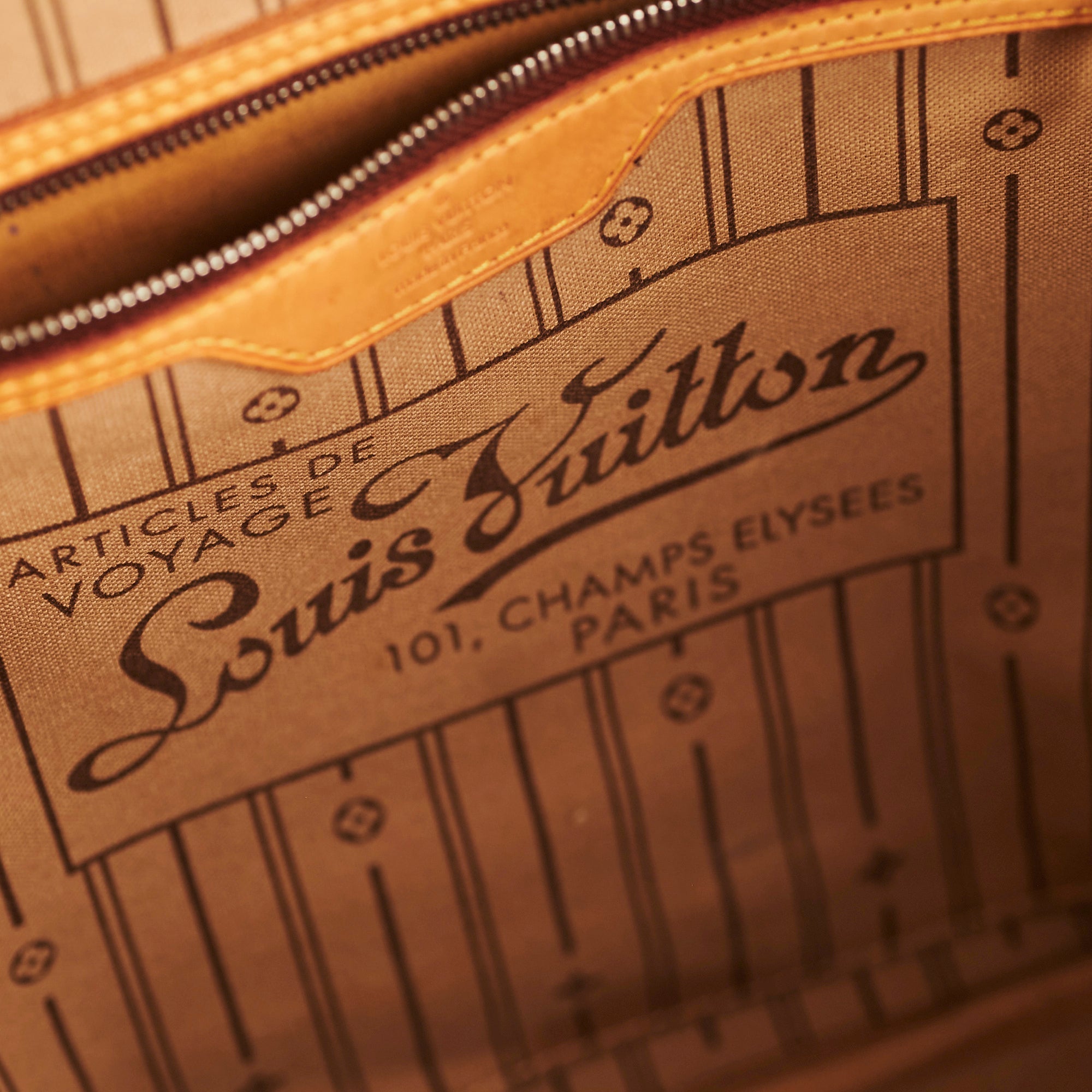 Louis Vuitton Neverfull GM Monogram Shoulder Bag