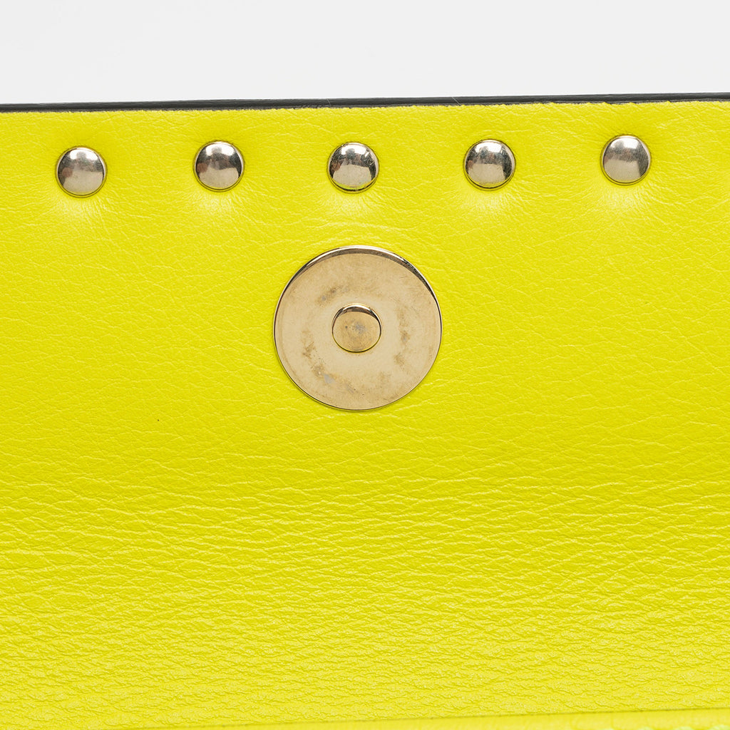 Valentino Calfskin Rockstud Bracelet Clutch (SHF-bBMezp)