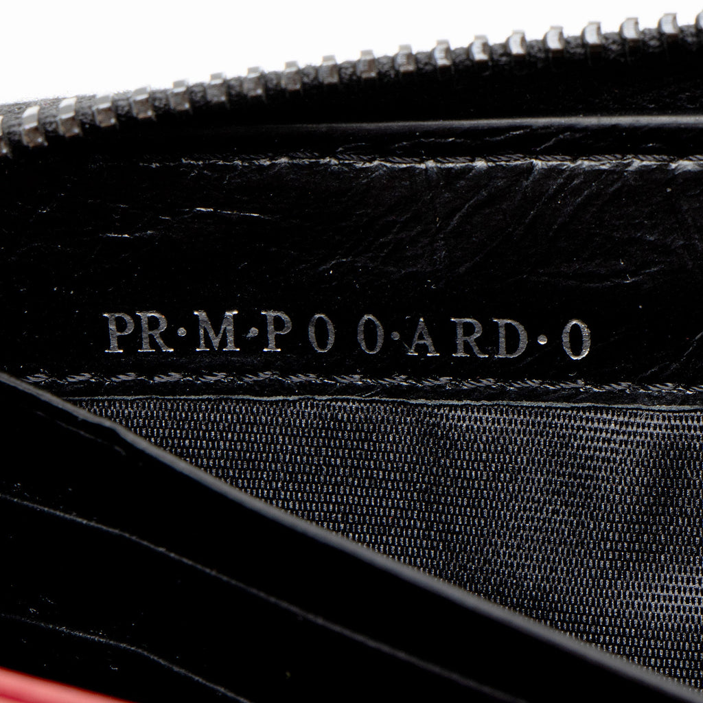 Valentino Calfskin Rockstud Spike Up Zip Wallet