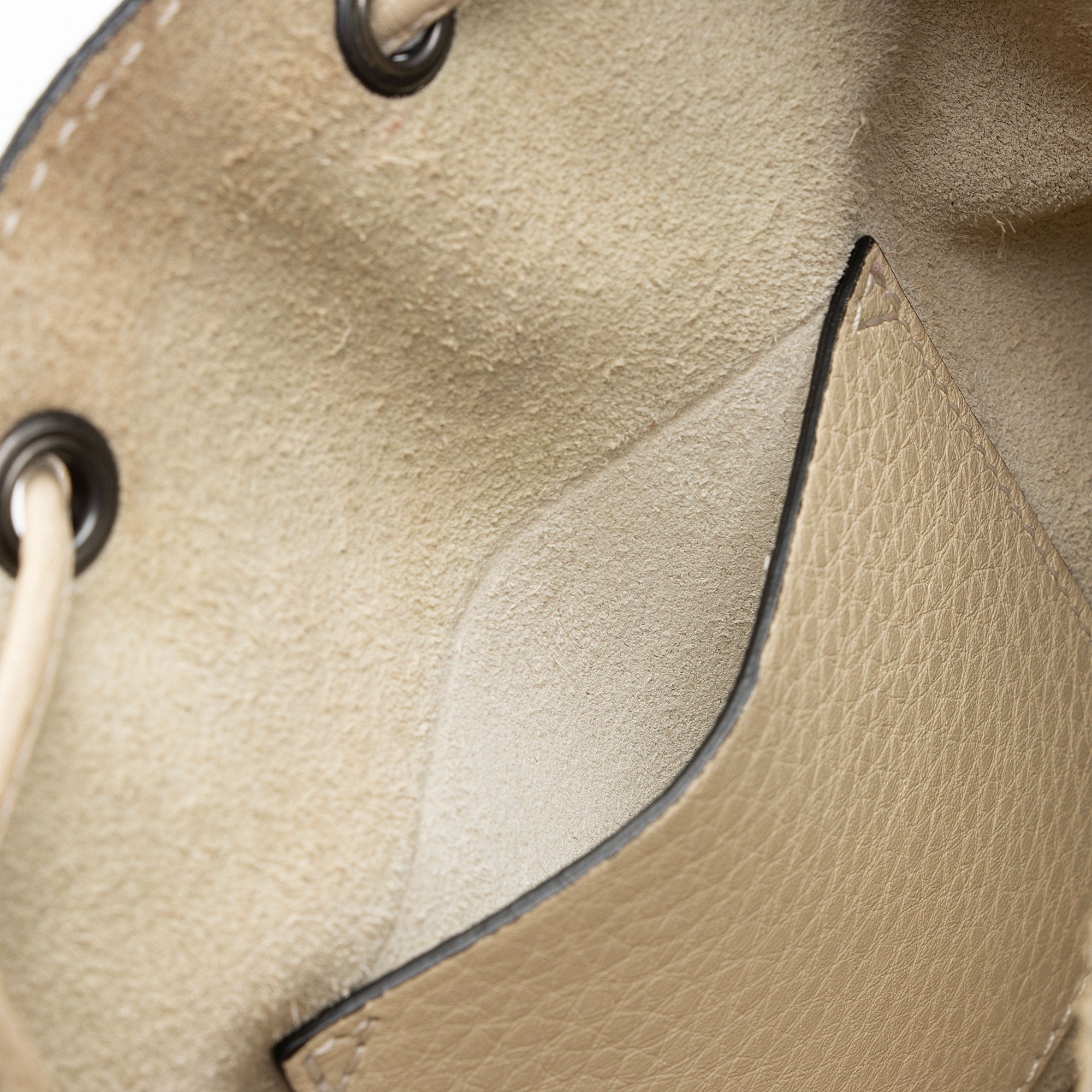 Valentino Grained Calfskin Rockstud Bucket Bag (SHF-p43lFi)