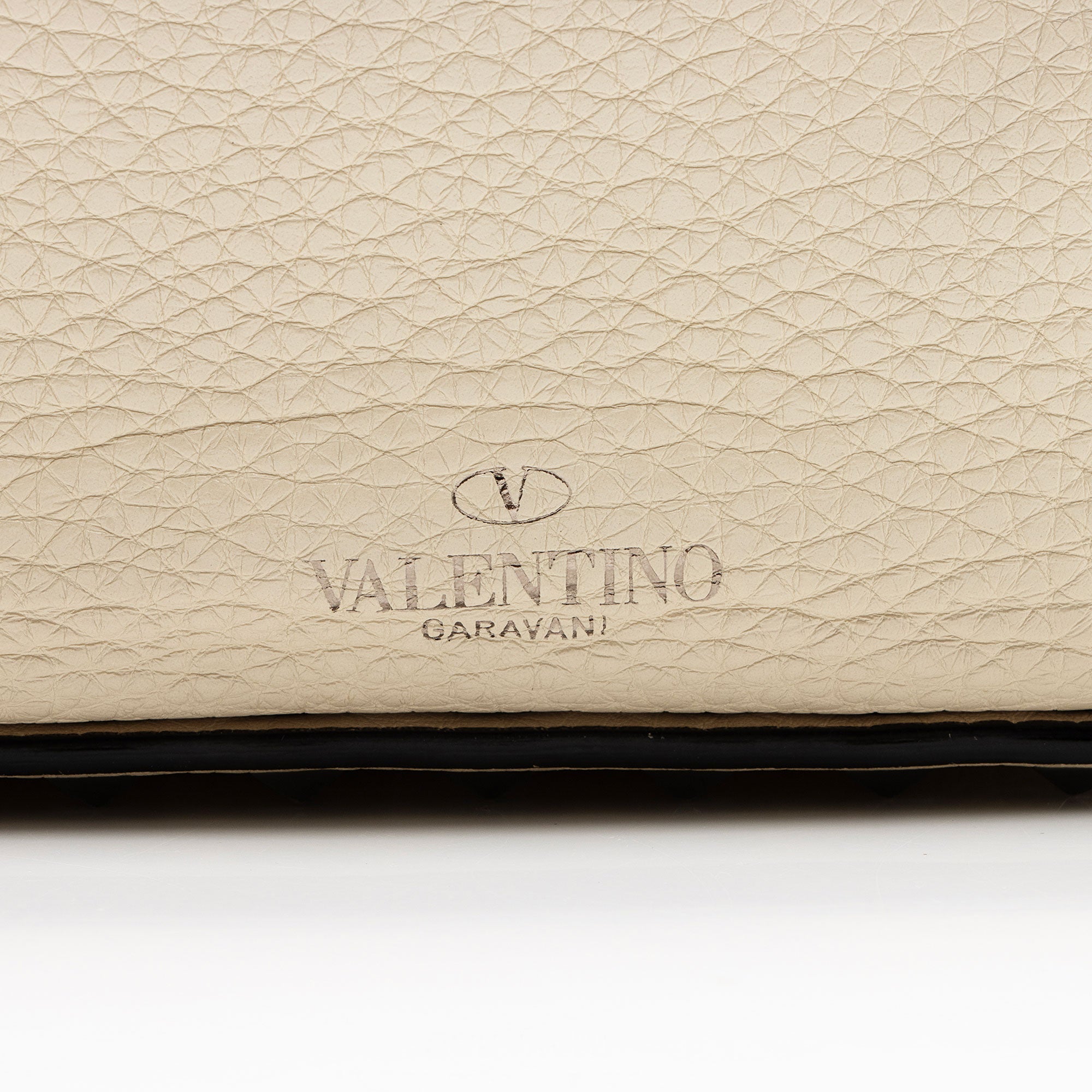 Valentino Grained Calfskin Rockstud Bucket Bag (SHF-p43lFi)