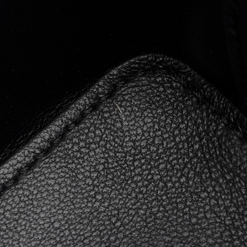 Valentino Grained Calfskin Vsling Chain Vanity Case (SHF-19733)