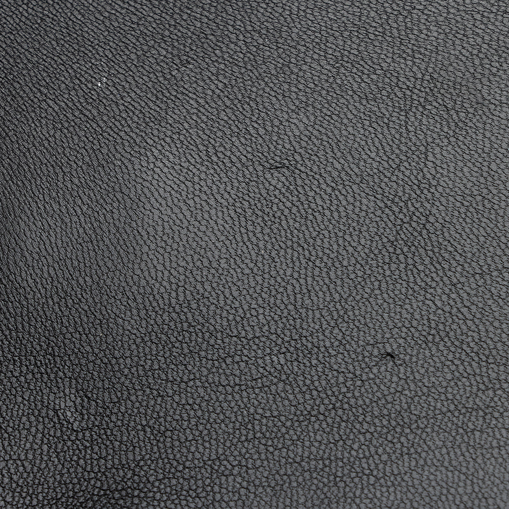 Valentino Grained Calfskin Vsling Chain Vanity Case (SHF-19733)