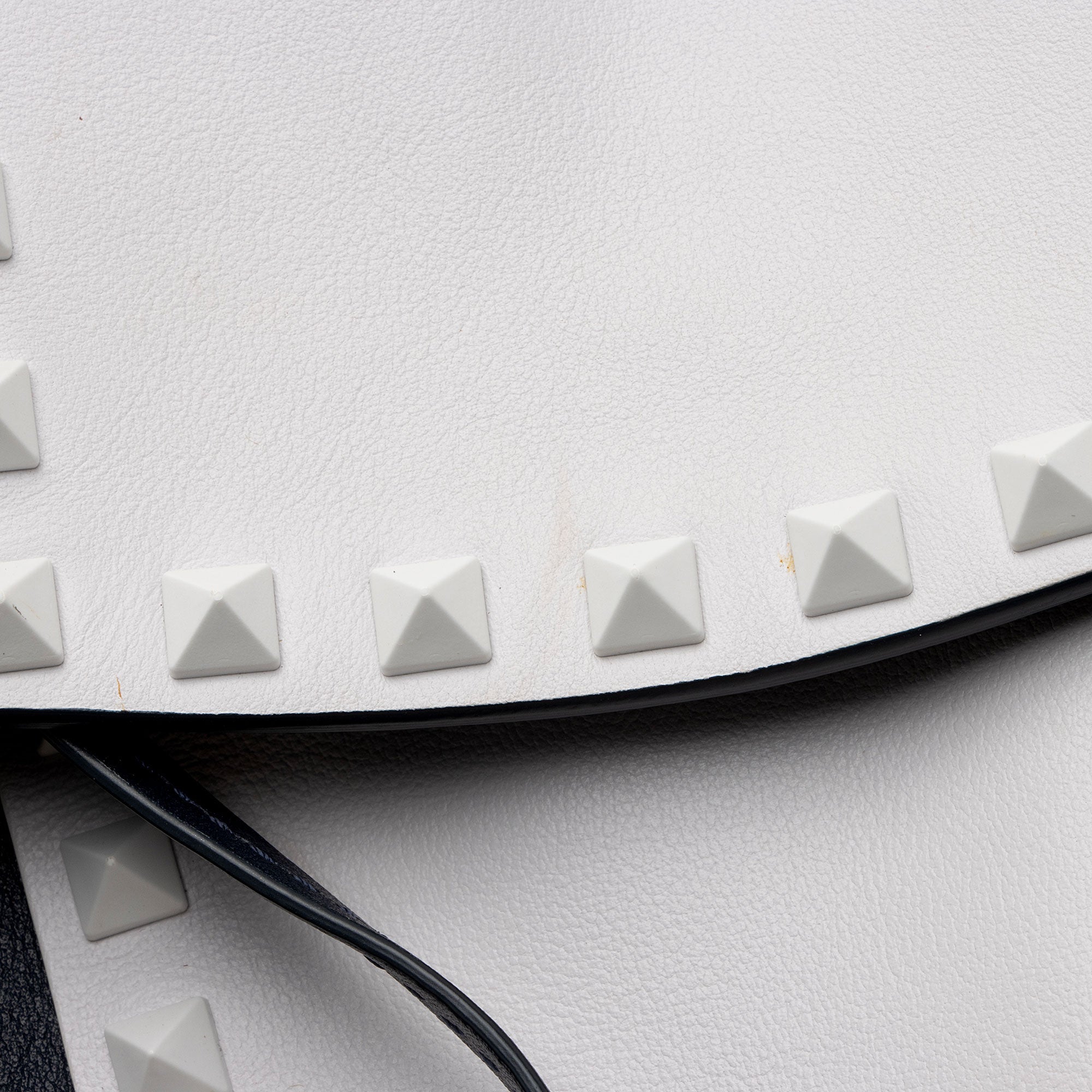 Valentino Lambskin Colorblock Rockstud Top Handle (SHF-IpHYts)