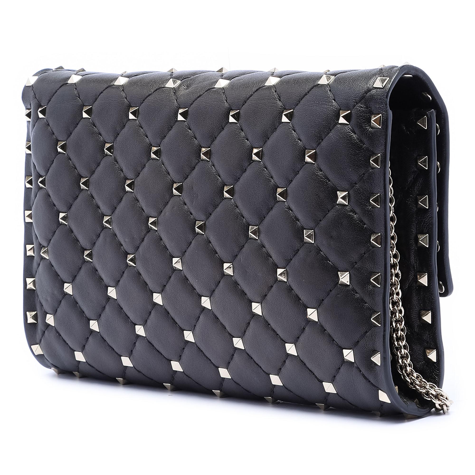 Valentino Nappa Rockstud Spike Wallet On Chain
