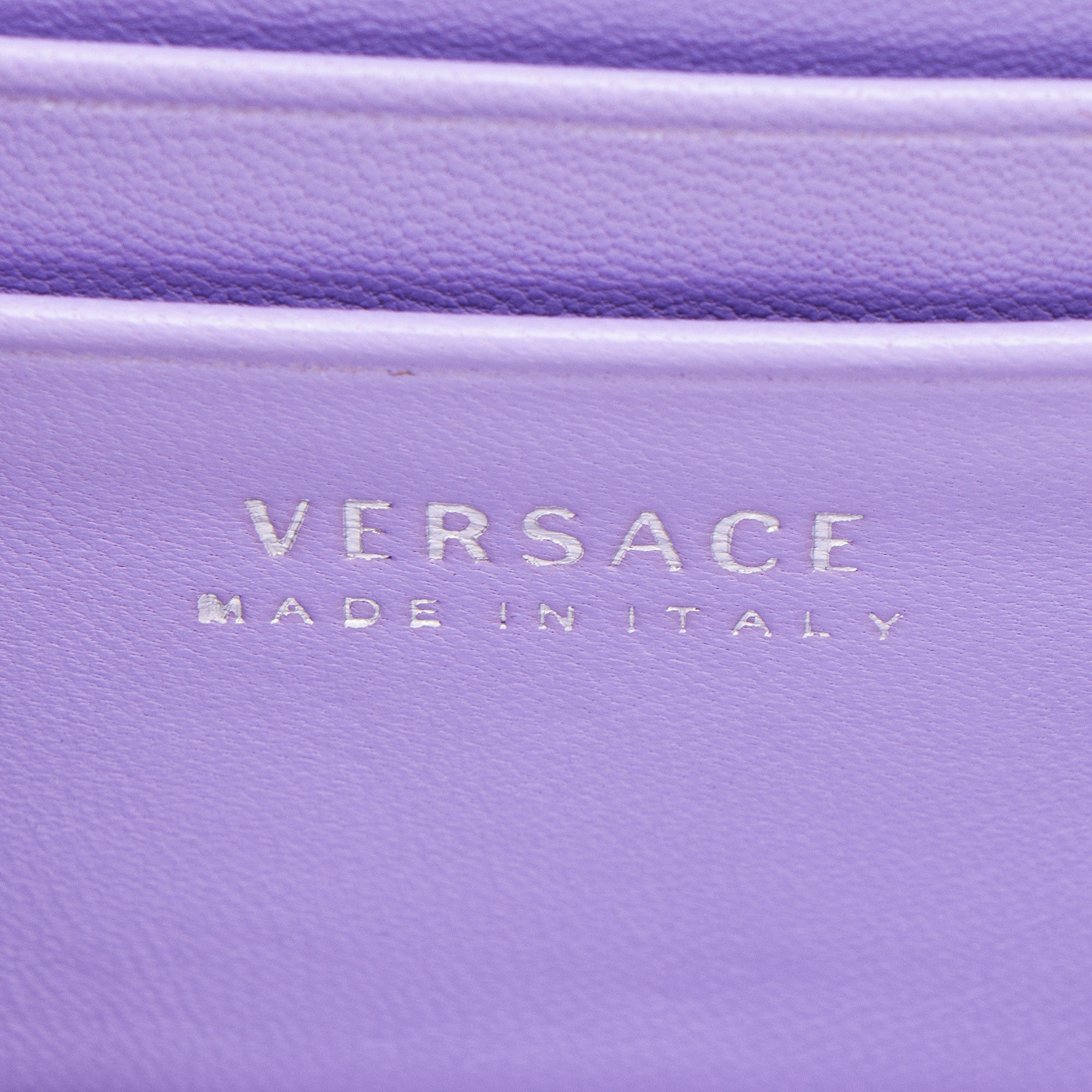 Versace Quilted Patent Leather Virtus Crossbody (SHF-zq1c6L)