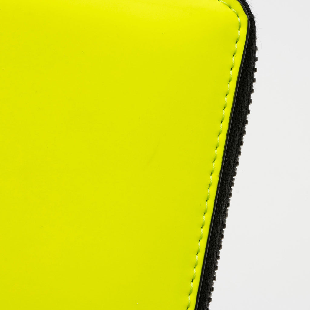 Versace Rubberized Calfskin Medusa Zip Bi-Fold Wallet (SHF-WKnEPa)