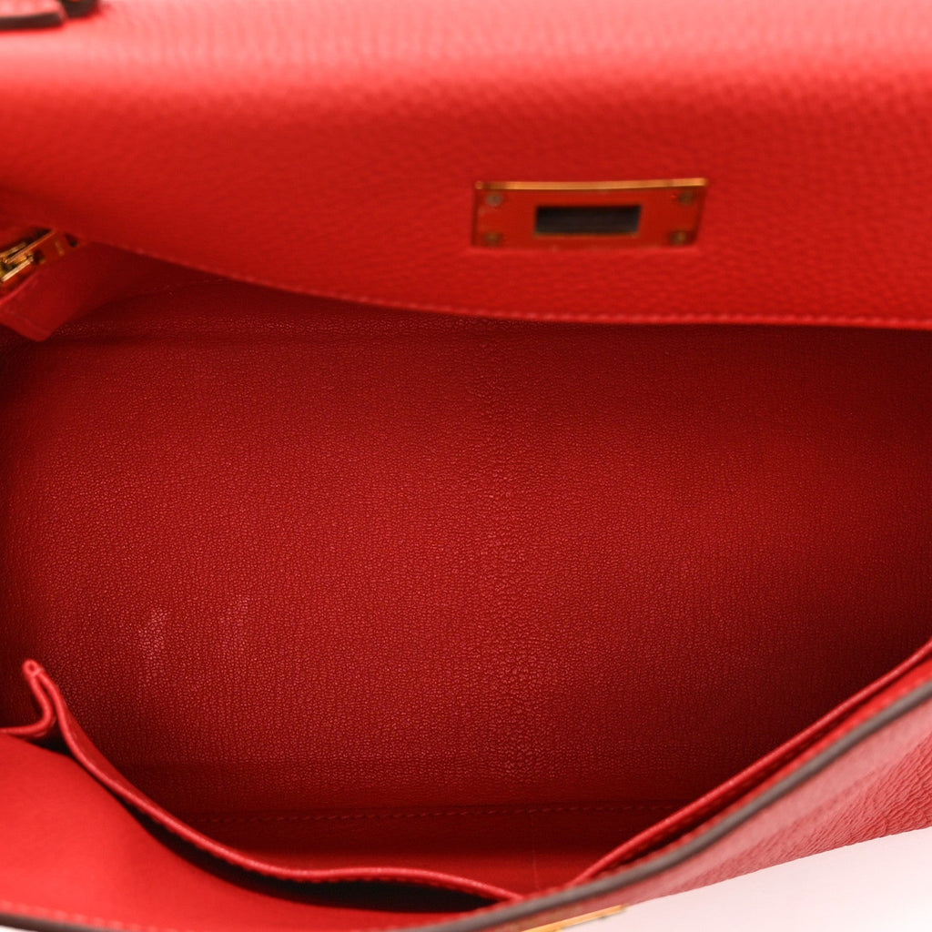 Togo Kelly Retourne 28 Rouge Pivoine