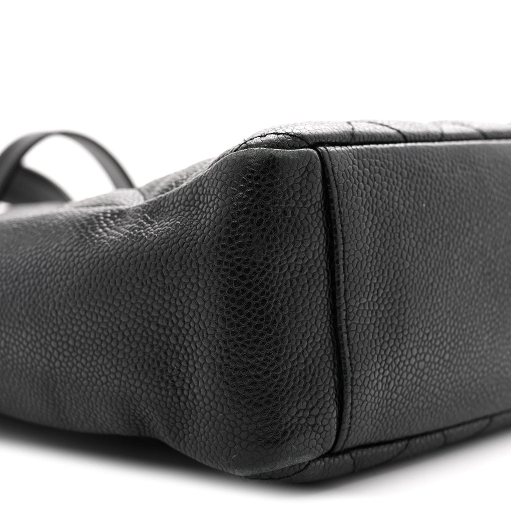 Caviar Quilted Petit Shopping Tote PST Black