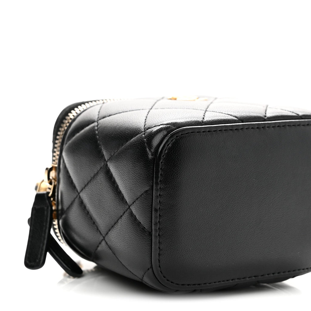 Lambskin Quilted Mini Pearl Crush Vanity Case With Chain Black