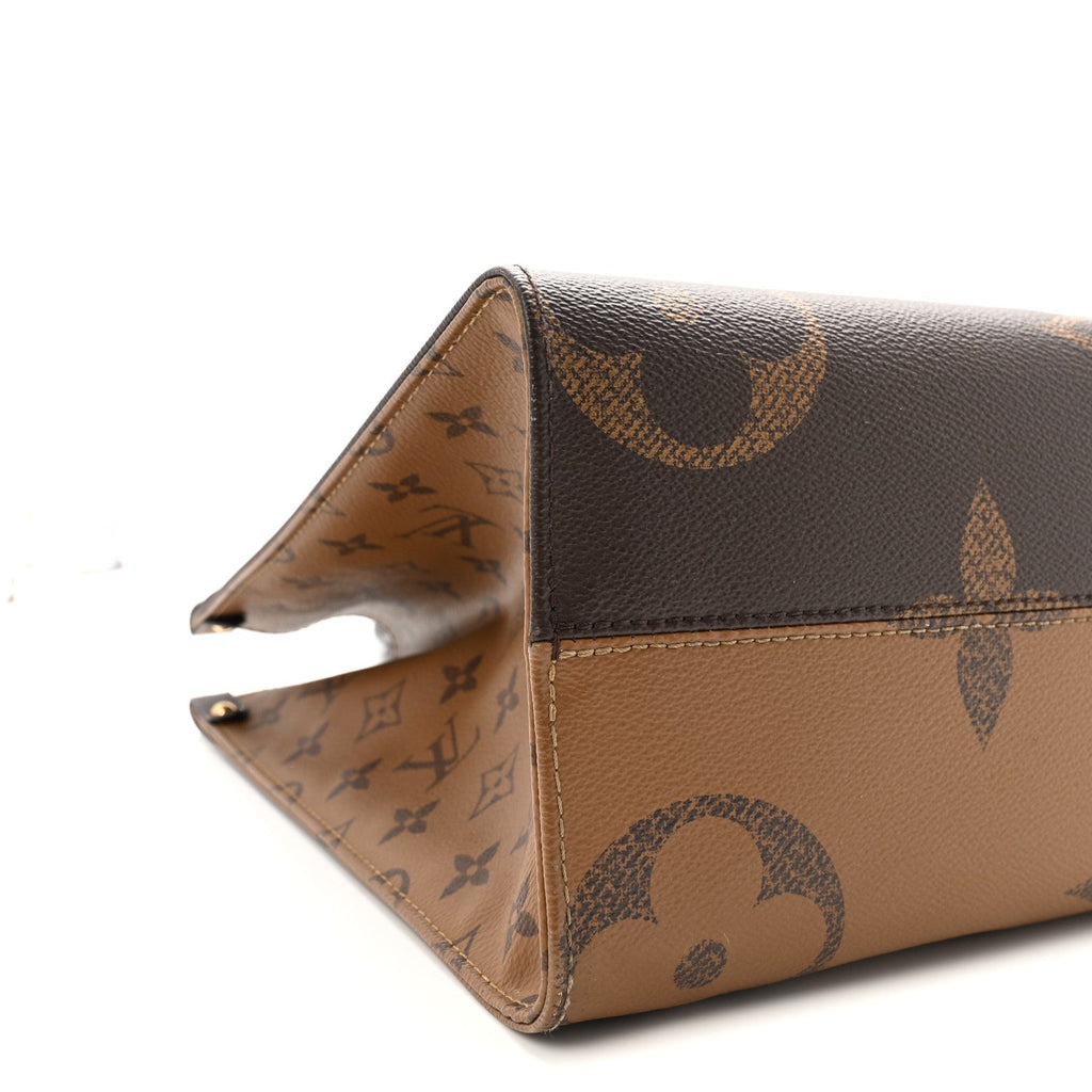 Reverse Monogram Giant Onthego MM